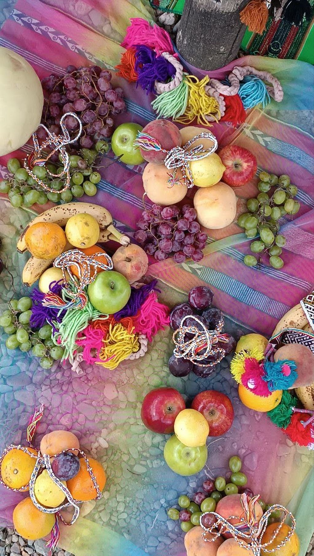El colorido de las fiestas celebra las cosechas y agradece a la Tierra