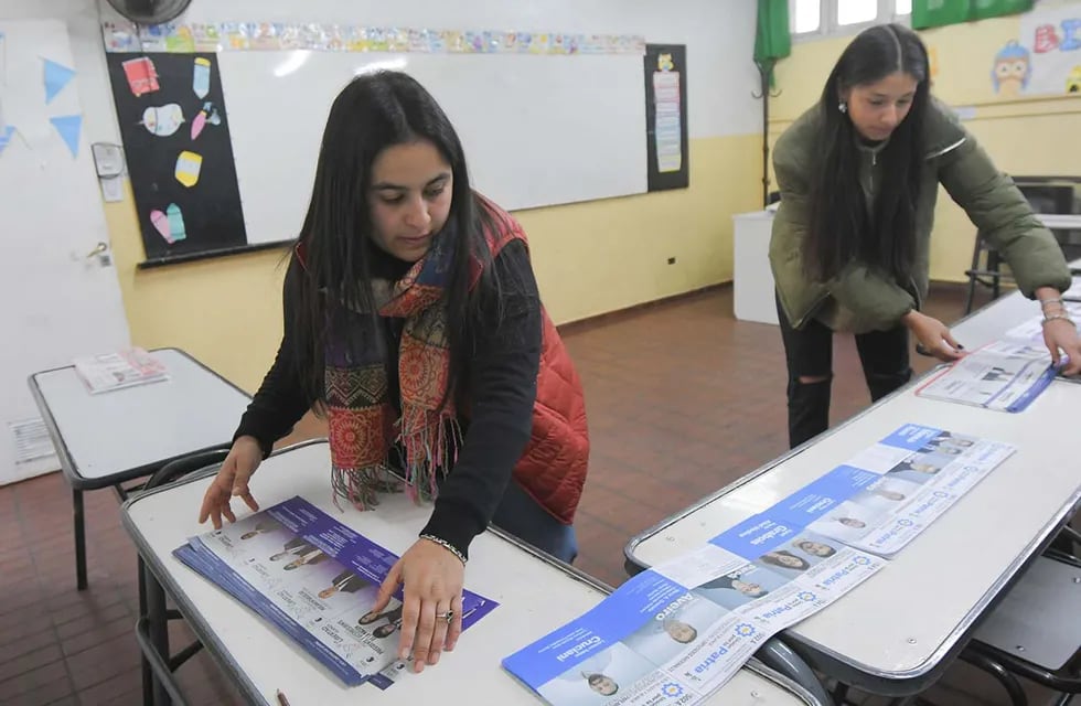 Qué tener en cuenta para saber si se está votando con una boleta oficial. Foto: José Gutierrez / Los Andes