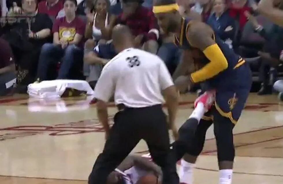 NBA: tras la pelea entre estrellas, llegó la suspensión por la agresión a LeBron James