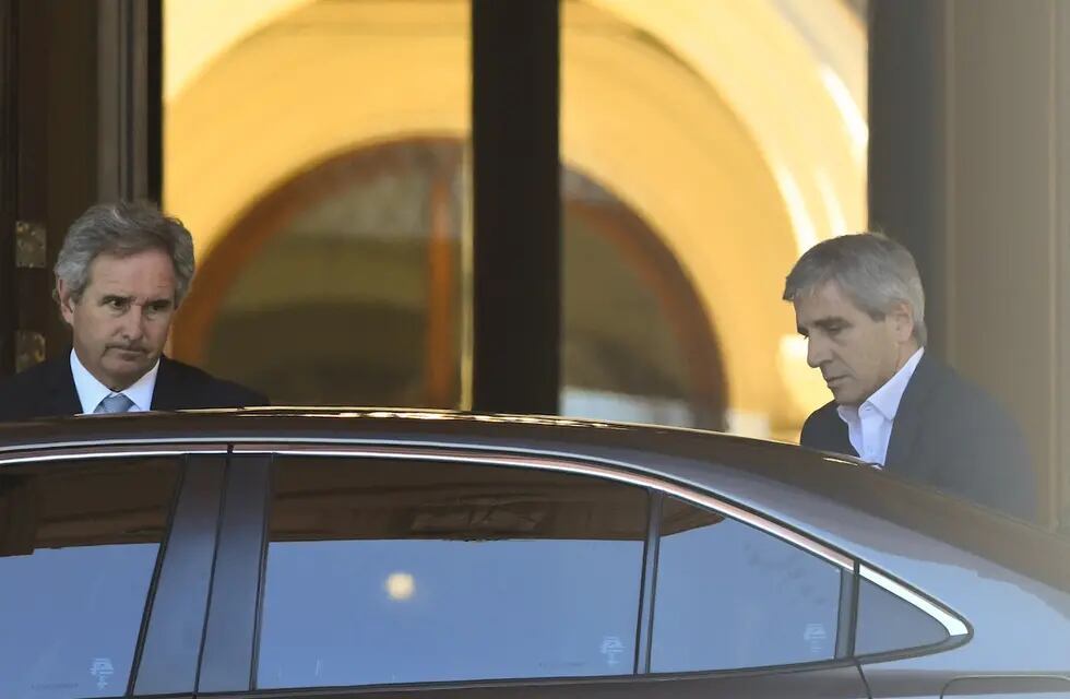El ministro de Economía Luis Caputo llega esta tarde a la Casa Rosada para reunirse con el presidente Milei. Foto NA: Daniel Vides