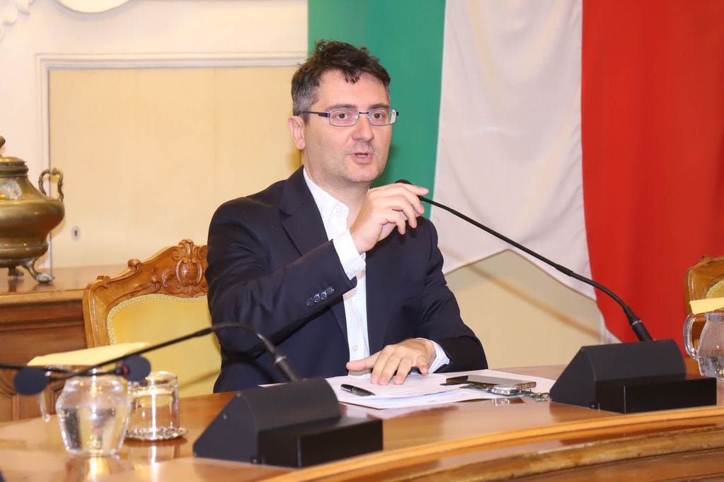 El especialista italiano Gian Guido Nobili afirma que se necesita reactivación económica y ayuda social a los grupos vulnerables ante las mafias. 