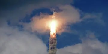 India lanza con éxito su cohete a la Luna