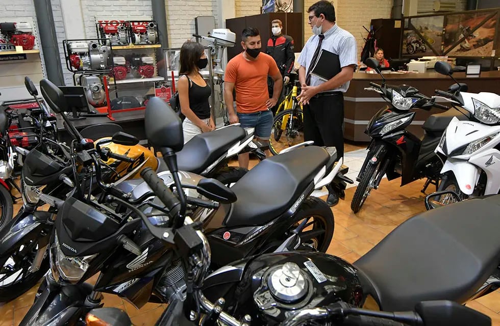 Aumento la venta de motos. Foto: Orlando Pelichotti / Los Andes