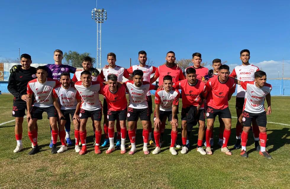 Por la 14° fecha de la zona Sur del Torneo Federal A, Huracán Las Heras igualó 0-0 con Peñarol de San Juan. / Gentileza.