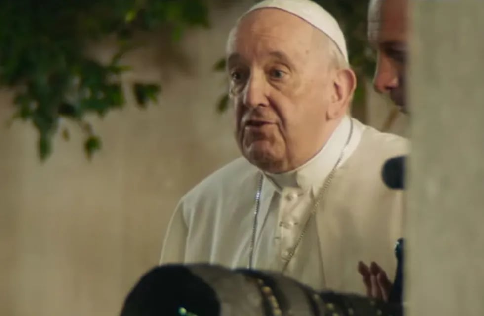 El papa, en un segmento del documental "Amén".