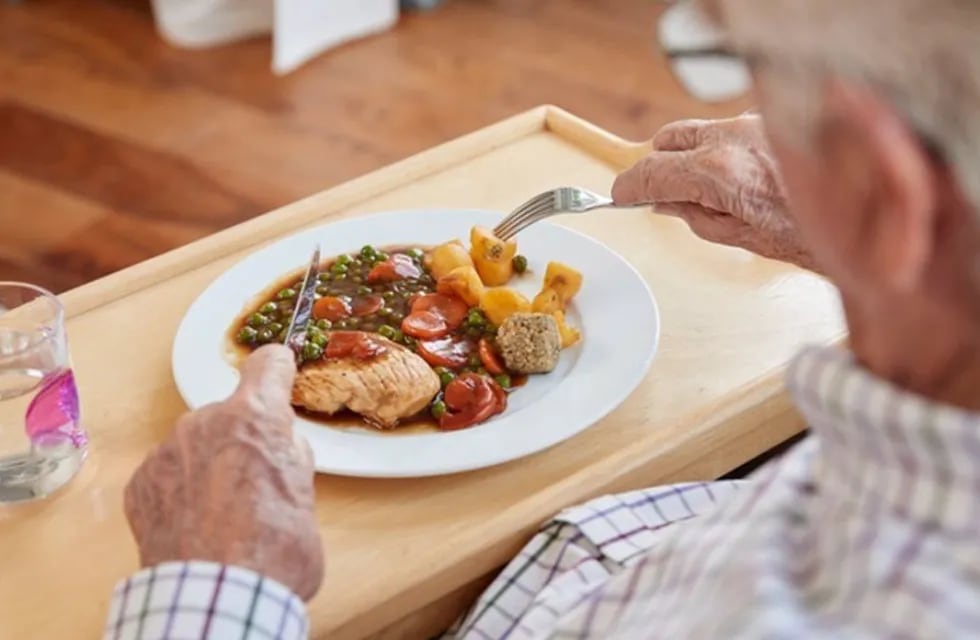Reducir calorías puede ayudar a ralentizar el envejecimiento, según un estudio publicado por la revista Nature Aging.