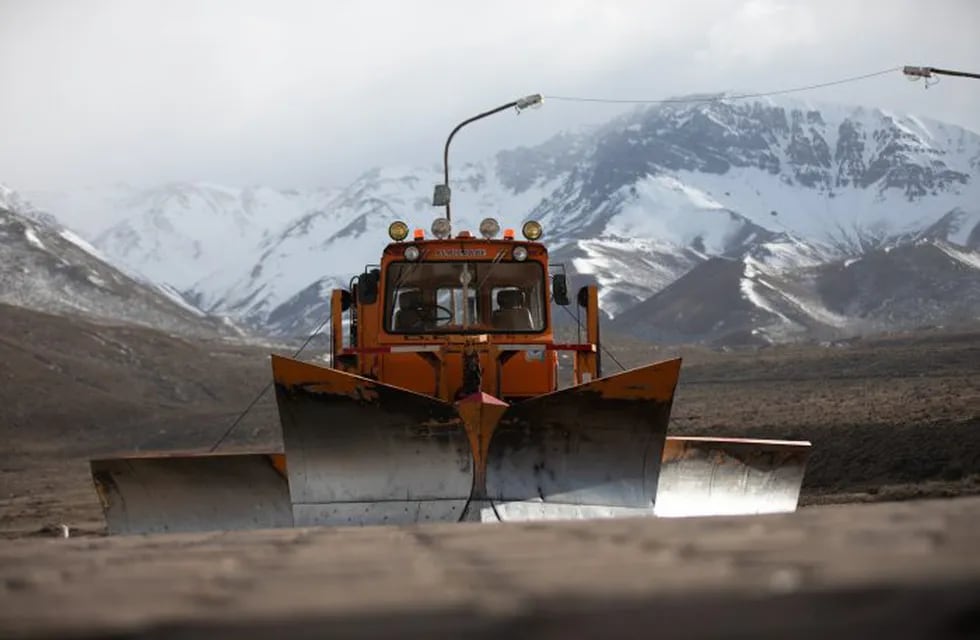Trabajadores de Vialidad hallaron a un hombre sin vida mientras limpiaban un camino en Malargüe. - Imagen ilustrativa / Los Andes