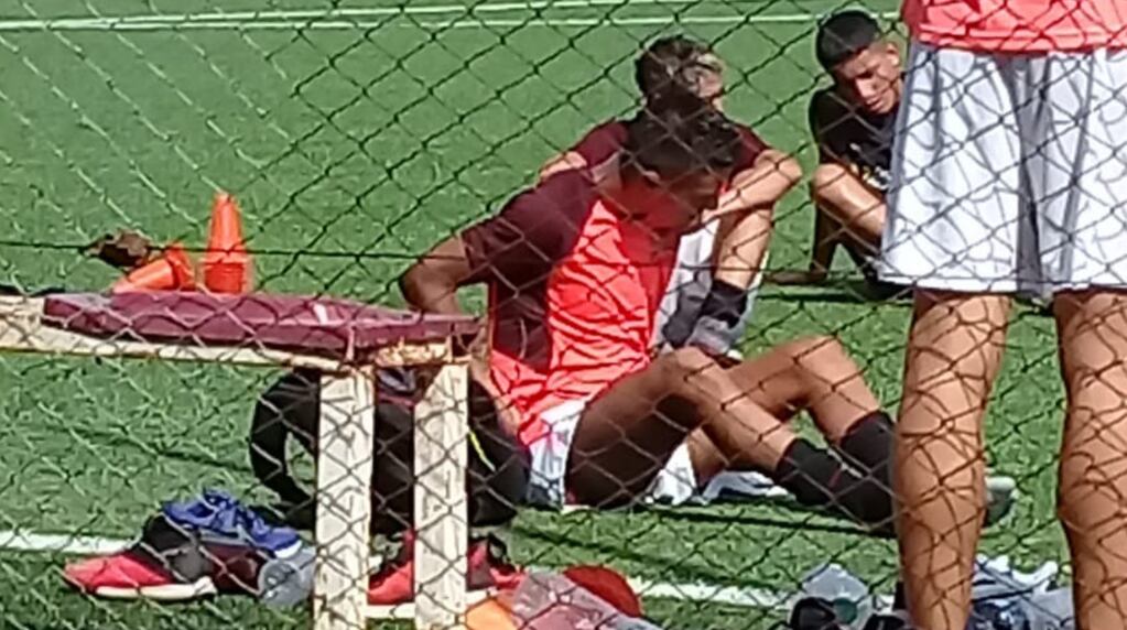 Matías Busto, la joya del fútbol mendocino, ya firmó su contrato profesional con Lanús. Foto: Gentileza Jorge Busto.
