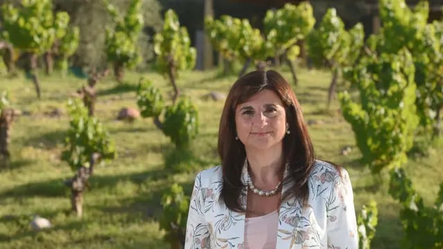 Gabriela Testa, presidenta del Ente Mendoza Turismo, destaca la relevancia del sector en el crecimiento económico de la provincia.