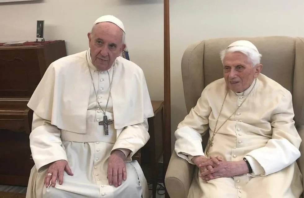 Bergoglio junto a el Papa Benedicto XVI