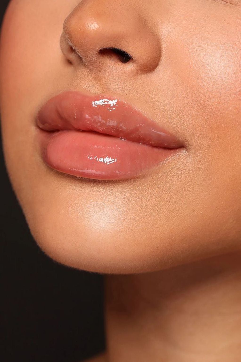 "Glossy Lips" para dar un efecto más jugoso a los labios. 