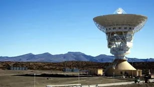 Es una antena de 450 toneladas para control de satélites y misiones espaciales. Macri pidió limitar su uso.