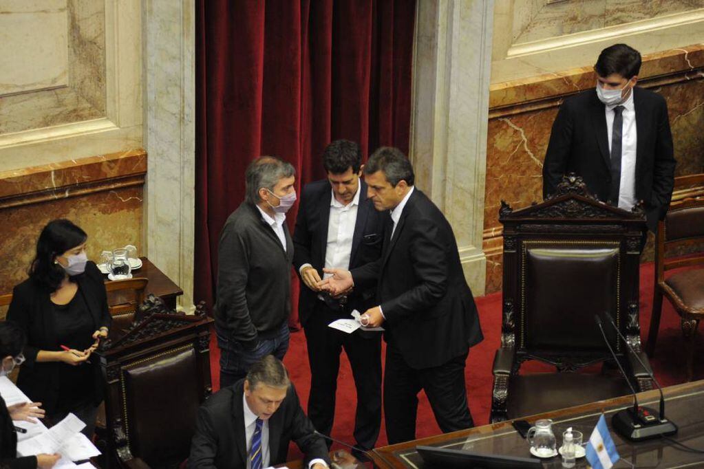 Massa, Kirchner y De Pedro en Diputados durante la sesión por el Presupuesto (Foto: Federico López Claro)
