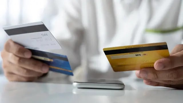 Pagar con refinanciación la tarjeta de crédito es más caro.