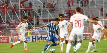 Godoy Cruz perdió 2 a 1 con Independiente de Avellaneda (ganó en Mendoza después de 50 años) y sigue último en la tabla de la Superliga. 