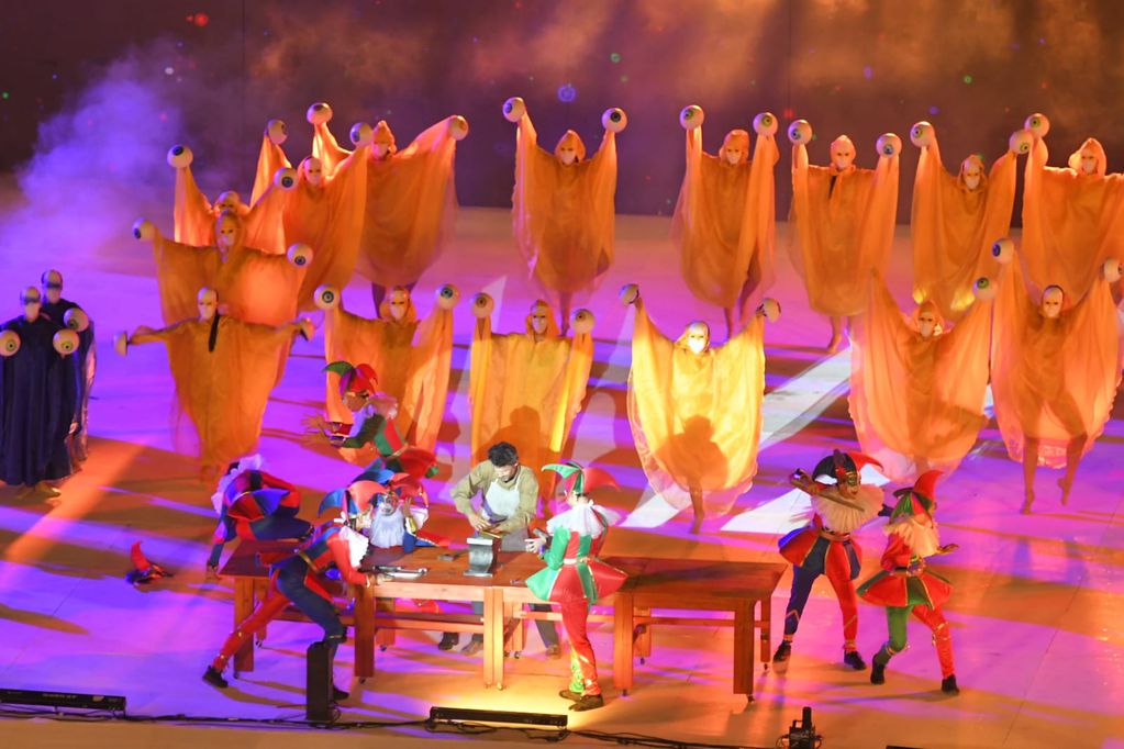 Espectáculo “Coronados de historia y futuro” durante el Acto Centra de la Fiesta Nacional de la Vendimia 2024. Foto: Ignacio Blanco / Los Andes