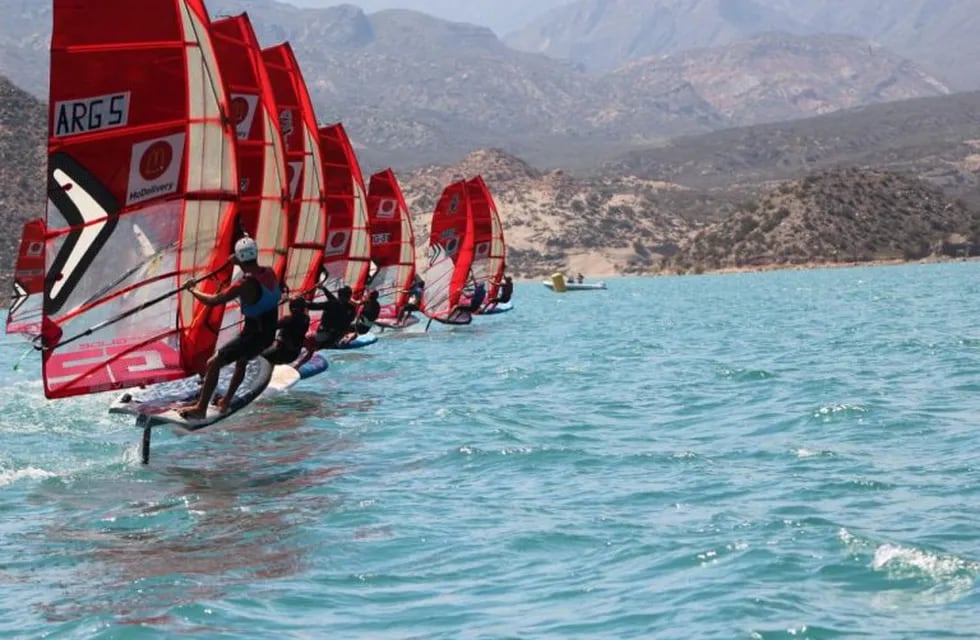 Fechas de Windsurf en uno de los escenarios preferidos por los competidores internacionales por sus condiciones de viento y paisaje./Archivo Los Andes