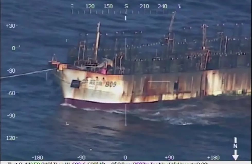 Capturaron un buque chino con más de 600 toneladas de calamar en mar argentino 