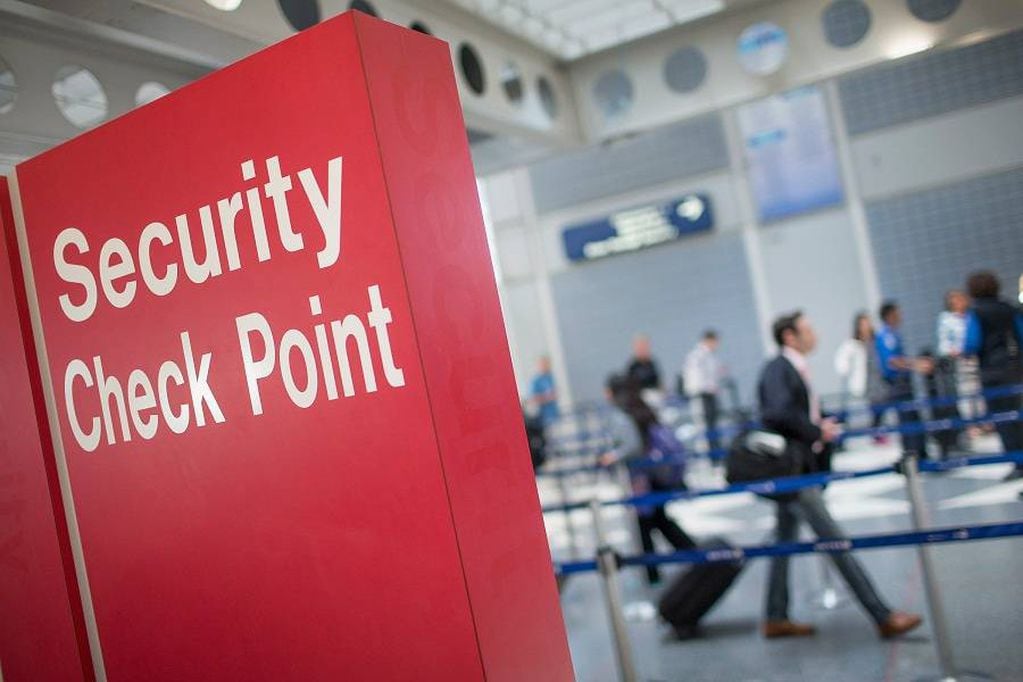 Estados Unidos será aun más estricto y extremará los controles en los aeropuertos