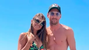 Messi y Anto de vacaciones en Ibiza