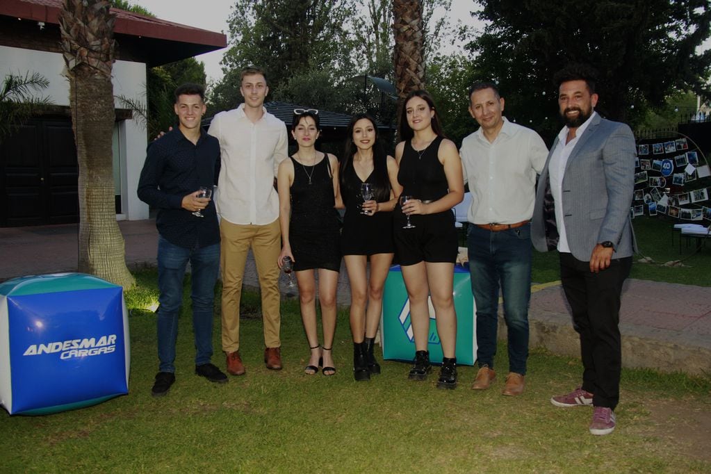 Genaro Suárez, Joaquín Gsponer, Ana Framdlich, Camila Aguilar, Antonella Balmaceda, Javier Castillo y Federico Espósito