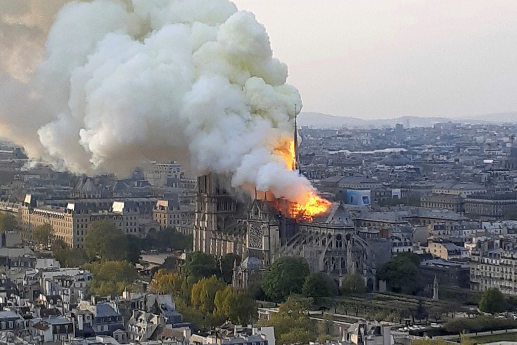 A cinco años del incendio que casi la destruyó, la Catedral busca recuperar su esplendor.