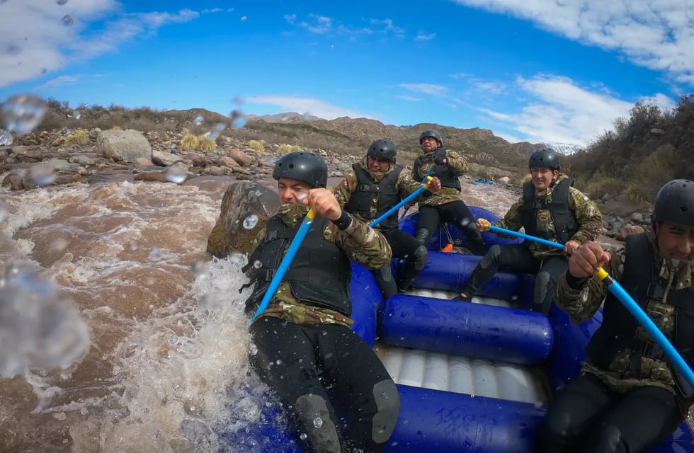 El Batallón de Ingenieros de Montana 8 es el primer equipo del Ejercito Argentino que competirá en el Argentino de Rafting. / Ignacio Blanco