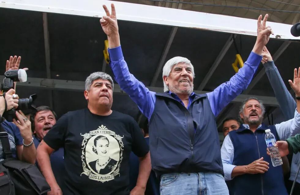 Hugo Moyano y su hijo Pablo, líder del sindicato de Camioneros. (Foto: Damián Dopacio/NA).