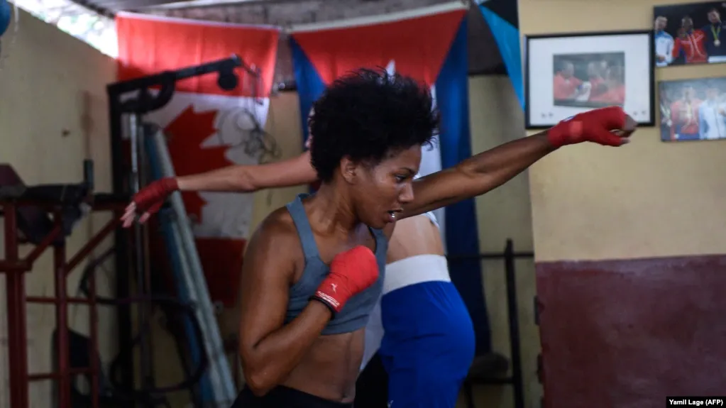 La boxeadora Idamelys Moreno en pleno entrenamiento. Foto: Martí