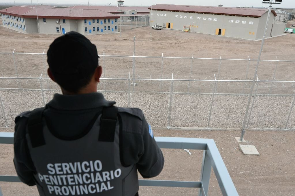 El Servicio Penitenciario Federal realizó un estricto operativo en una cárcel federal de Mendoza.