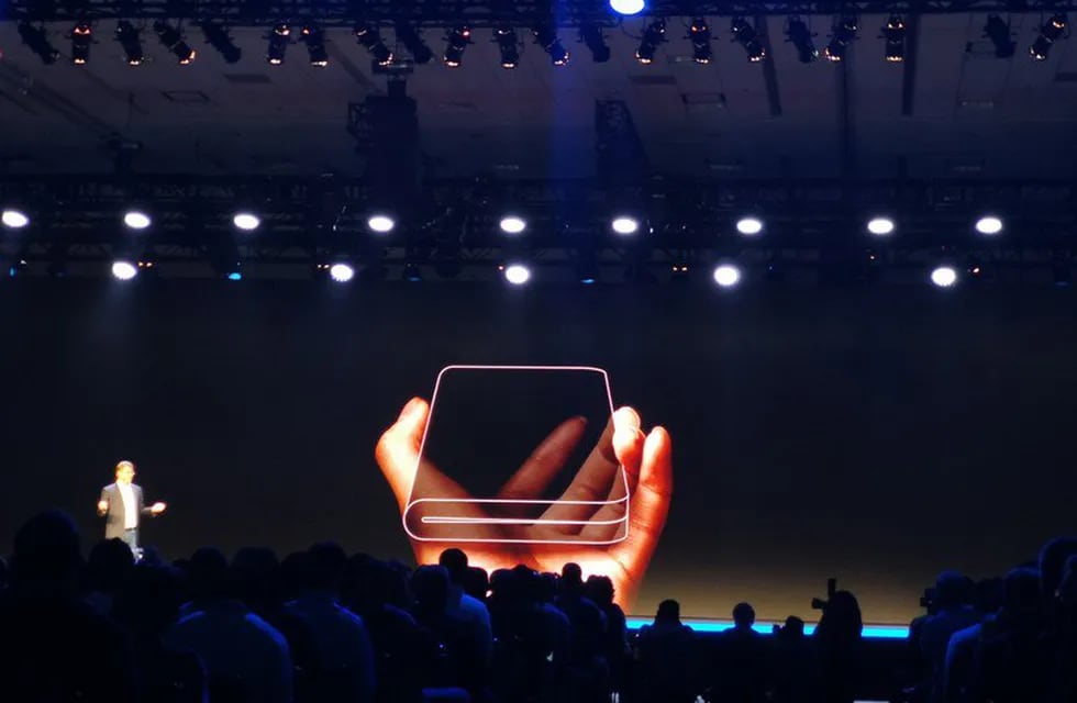 Una nueva era: Samsung presentó su teléfono plegable