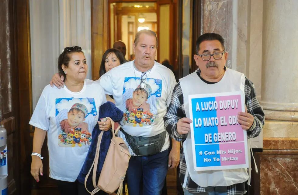 Los abuelos de Lucio Dupuy viajaron para Buenos Aires por la sanción de la Ley Lucio.