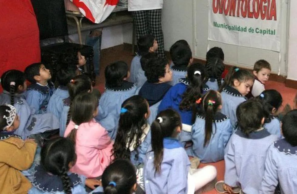 Militantes sociales podrán dar clases en jardines de infantes aunque no tengan título