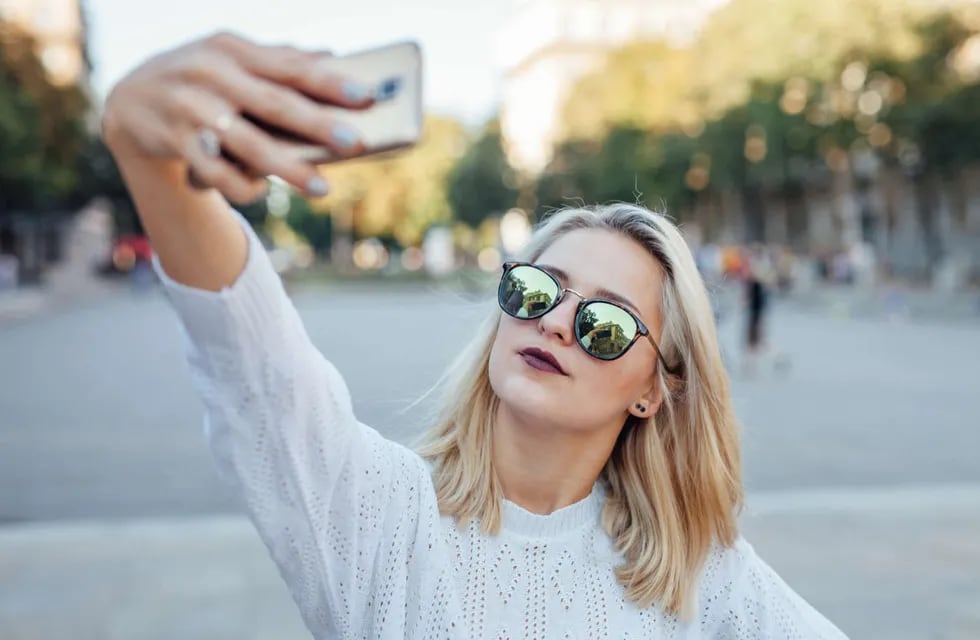 Las selfies se han convertido en herramientas muy útiles más allá de los usos obvios de la cámara frontal.