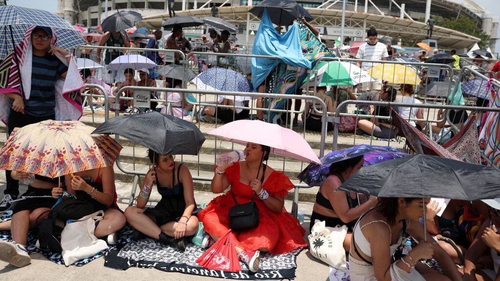 Fans de Taylor ante el calor extremo en Río de Janeiro. Gentileza