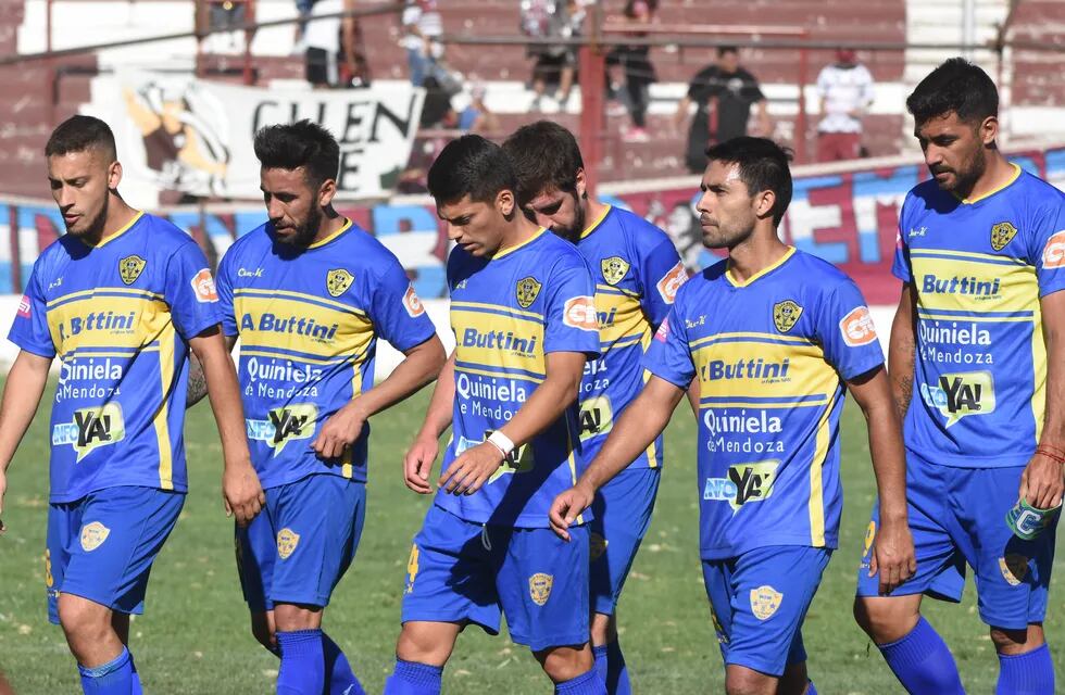 Huracán (SR) cayó en la primera semifinal ante Peñarol
