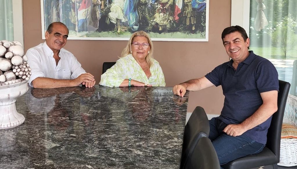 El ex legislador Gustavo Gutiérrez y Lilita Carrió (Coalición Cívica), se reunieron con Omar De Marchi (Pro)