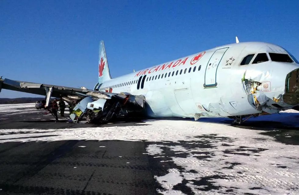 Se despistó un avión de Air Canadá: 23 heridos
