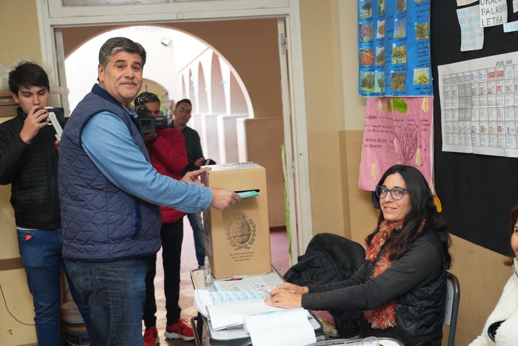 Mario Abed al momento de votar. Foto: Gentileza