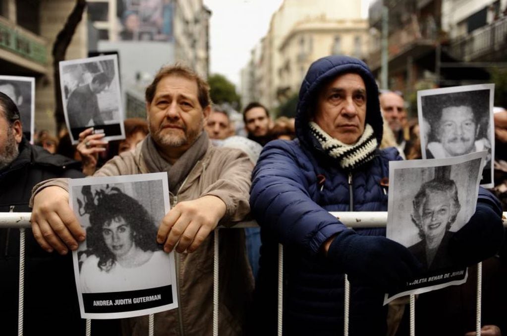 Manifestación pidiendo justicia por el atentado a la AMIA. Foto: Archivo / Los Andes