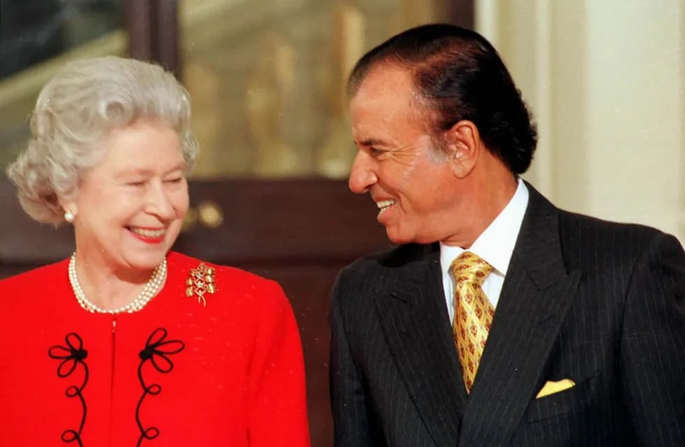 El día que la reina Isabel II conoció a Carlos Menem