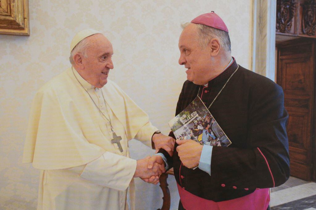 Papa Francisco junto a Marcelo Colombo, arzobispo de Mendoza.