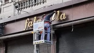 Retiraron el rotulado de Falabella en Rosario