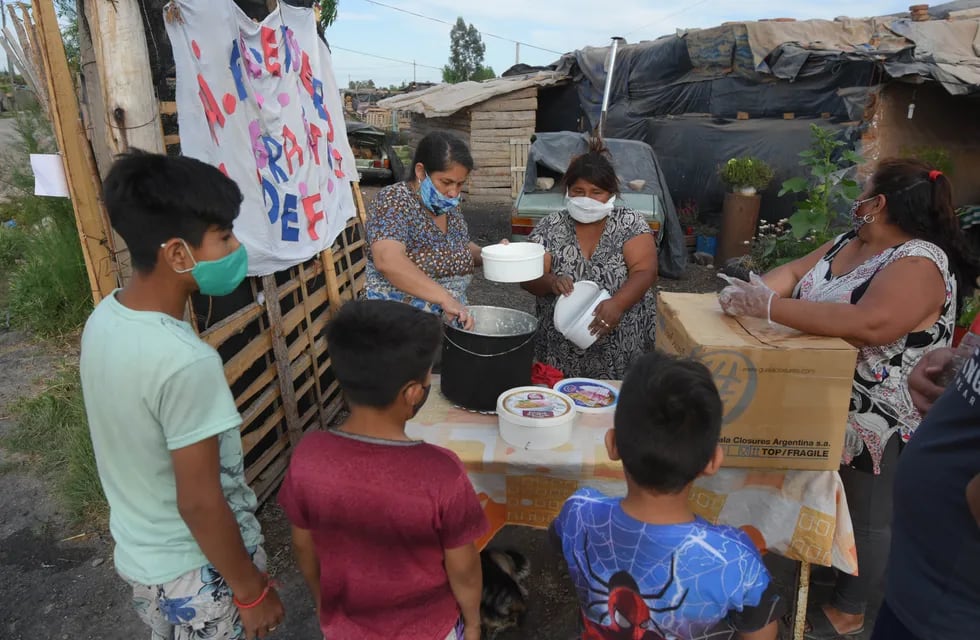 Allí funciona Granito de Fe, desde hace unos días, gracias a la voluntad de Patricia, que pudo hacer realidad su sueño: alimentar a los niños de su barrio. Foto: José Gutiérrez / Los Andes.