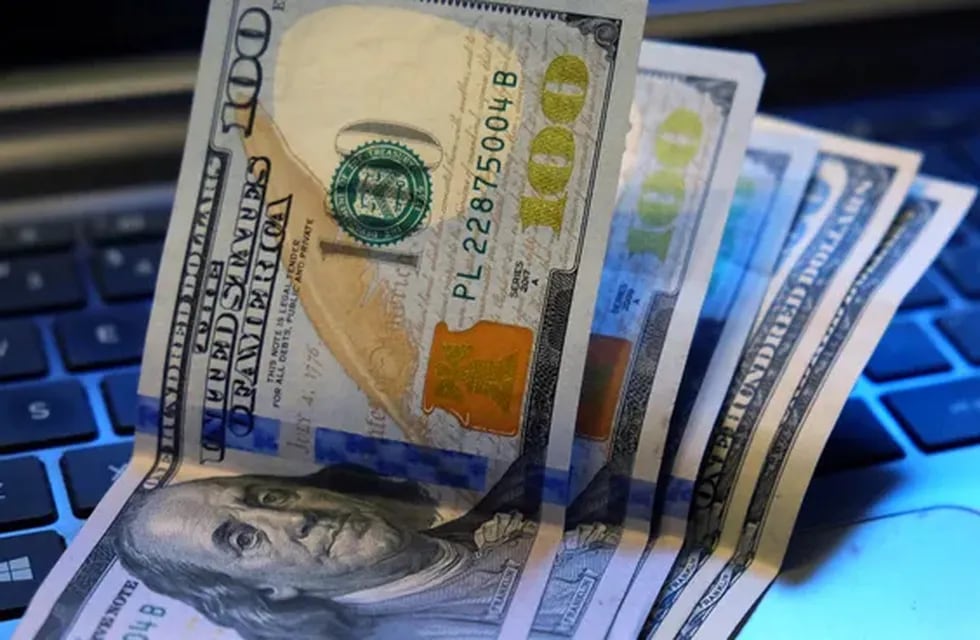 En el inicio de la semana el dólar blue recuperó vigor y volvió a negociarse por sobre los $ 1.000-