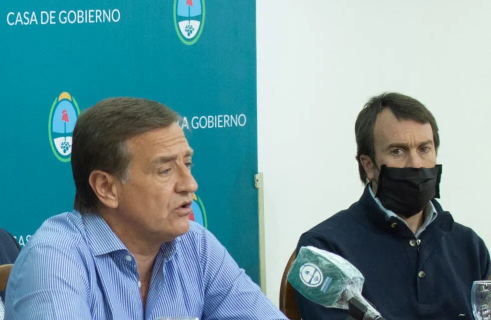 El gobernador Rodolfo Suárez y el ministro de Hacienda, Lisandro Nieri.