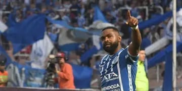 En declaraciones a un medio uruguayo, el goleador del Tomba opinó sobre la decisión de AFA de dar por terminada la Copa de la Superliga.  