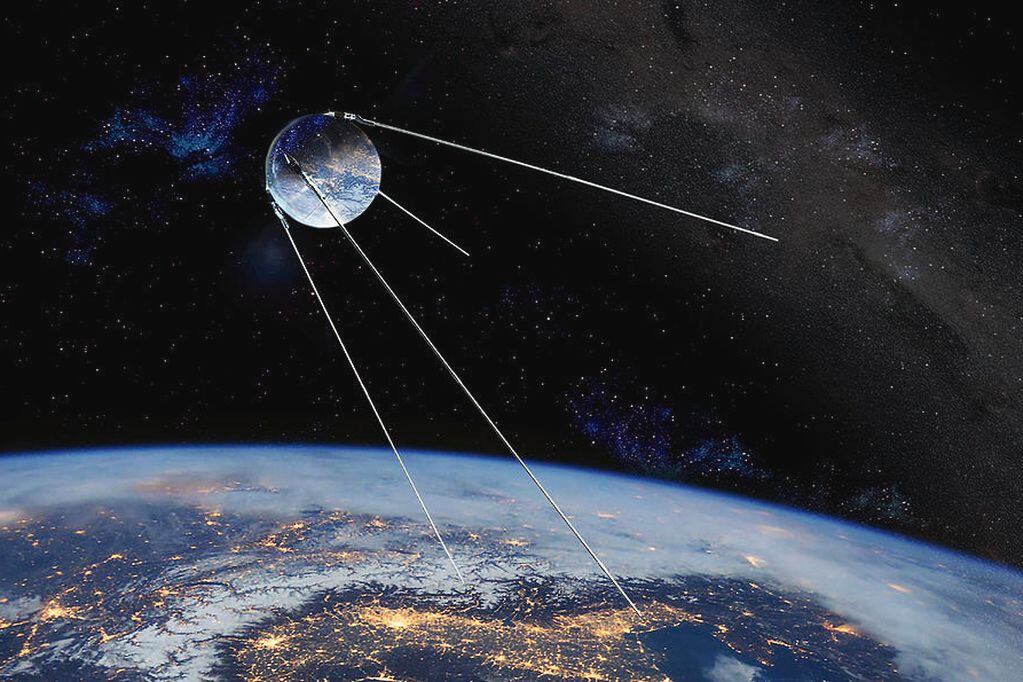 El satélite Sputnik I fue lanzado el 4 de octubre de 1957 por la URSS y fue el primero en estar en órbita.