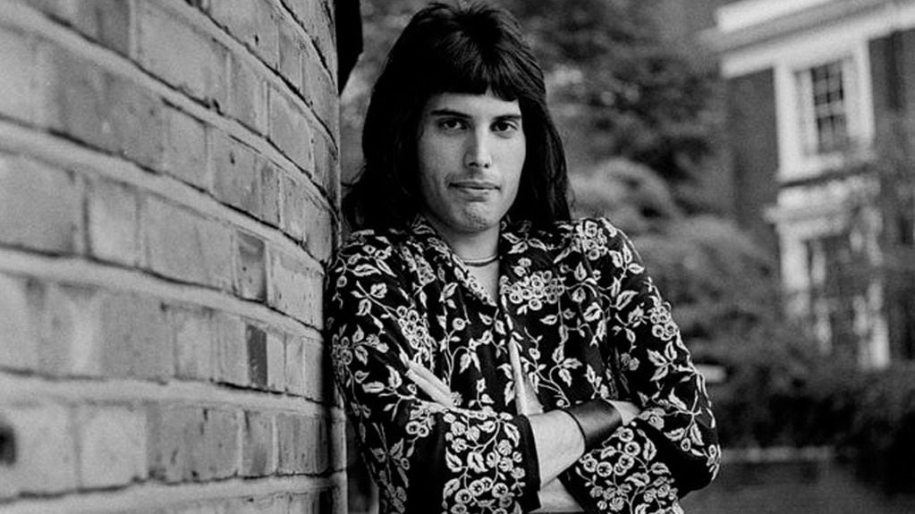 El famoso cantante Freddie Mercury en sus inicios como cantante. 