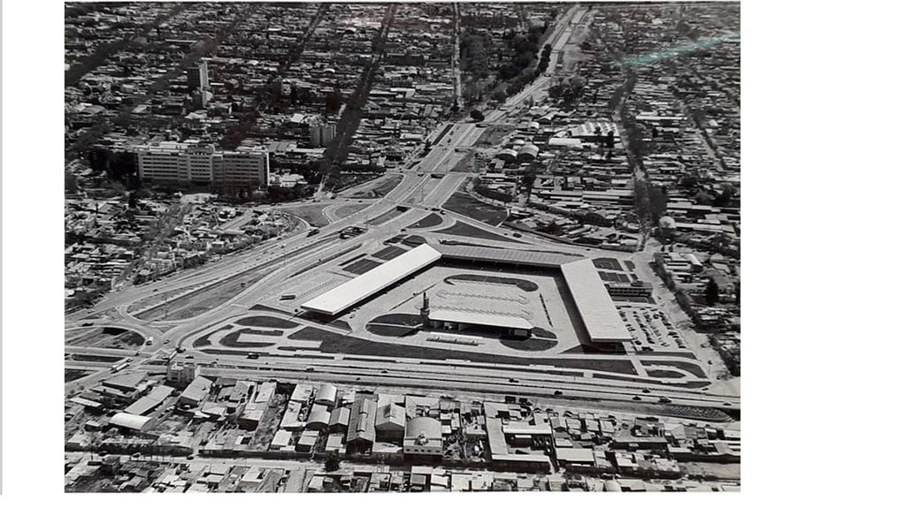 Foto panorámica de 
la Terminal. Fuente: Archivo 
personal arquitecto Gilberto 
Olguín (1972)